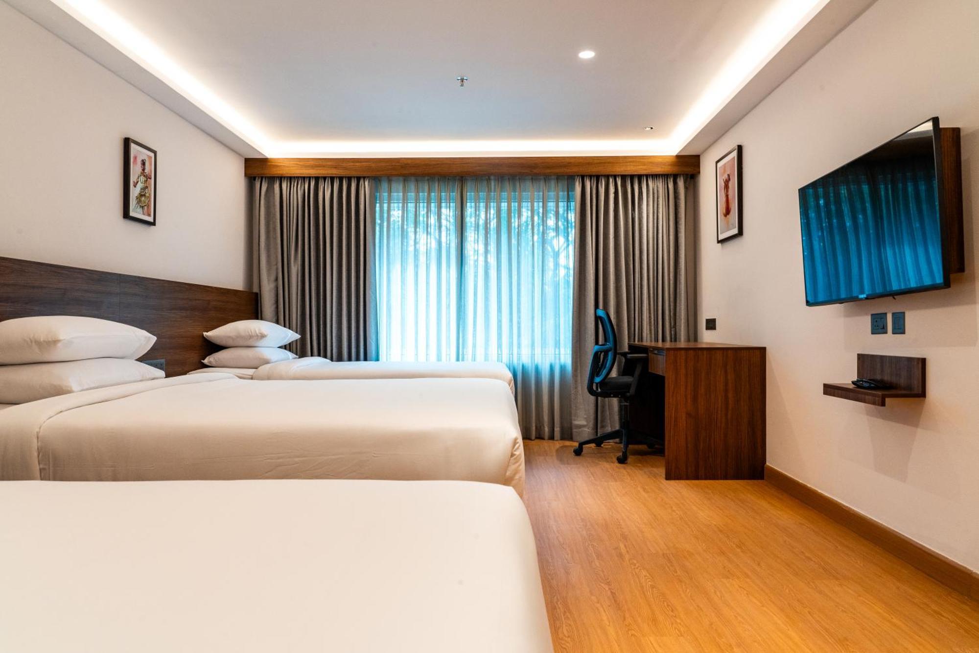 Lilac Hotel Guruvāyūr Esterno foto