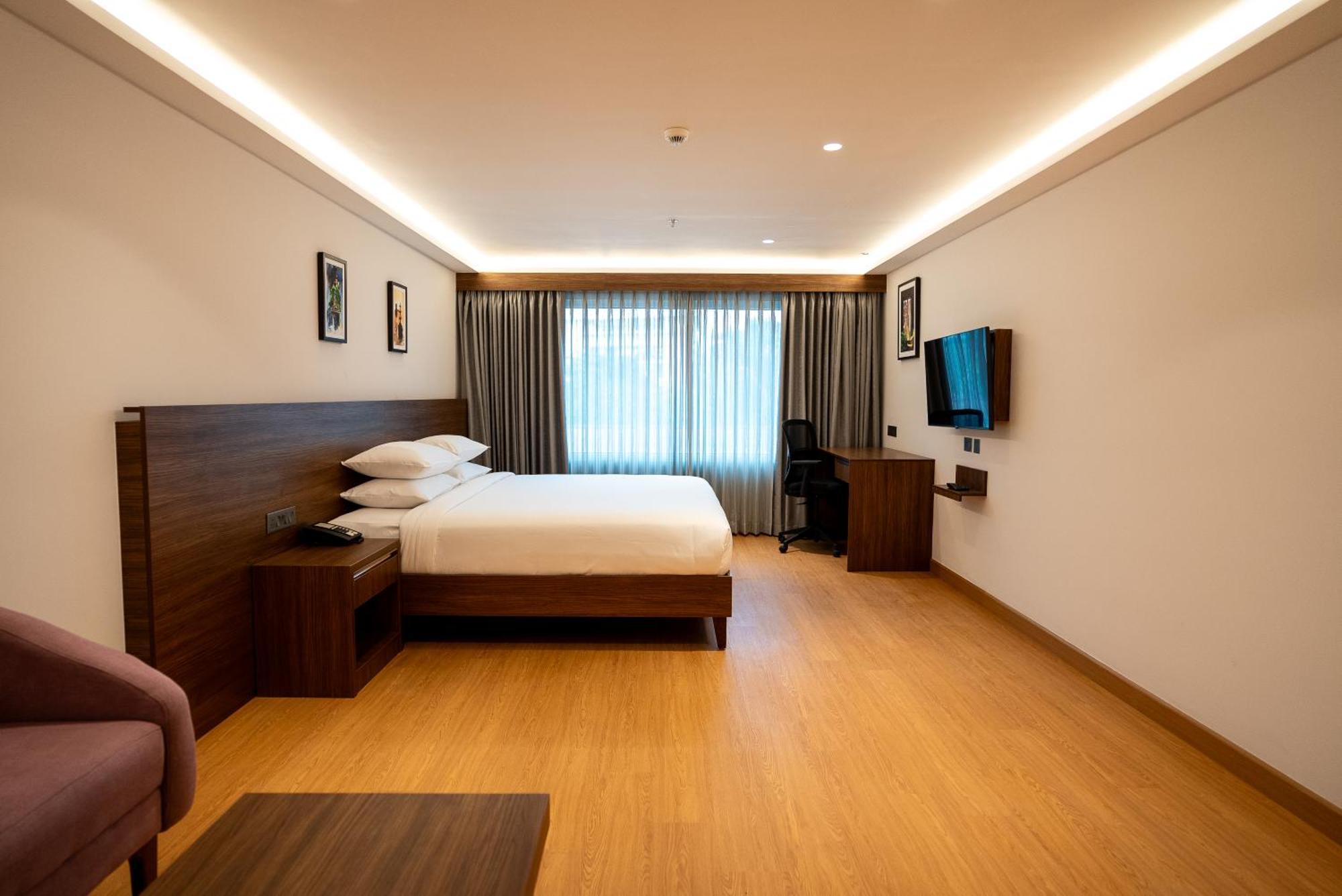 Lilac Hotel Guruvāyūr Esterno foto